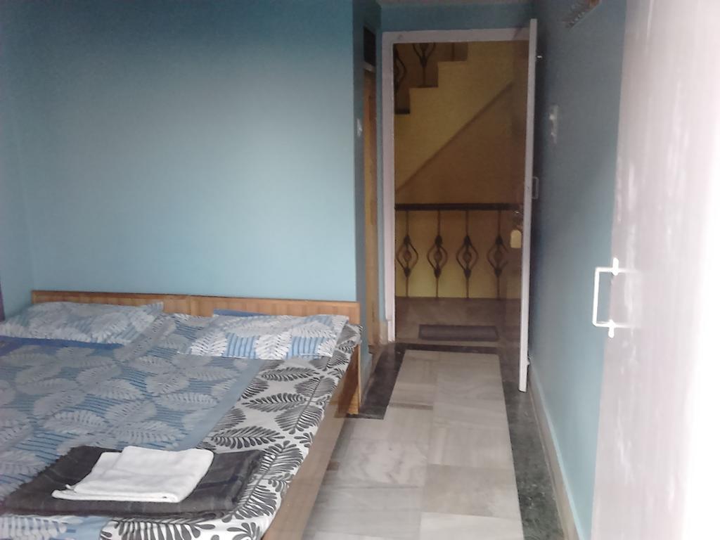 Leela Guest House Varanasi Rum bild