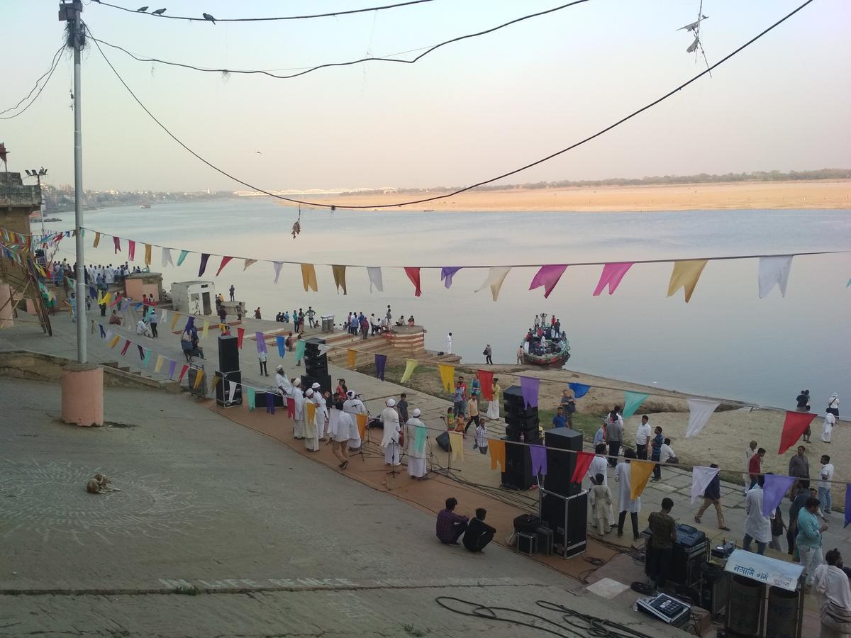 Leela Guest House Varanasi Exteriör bild