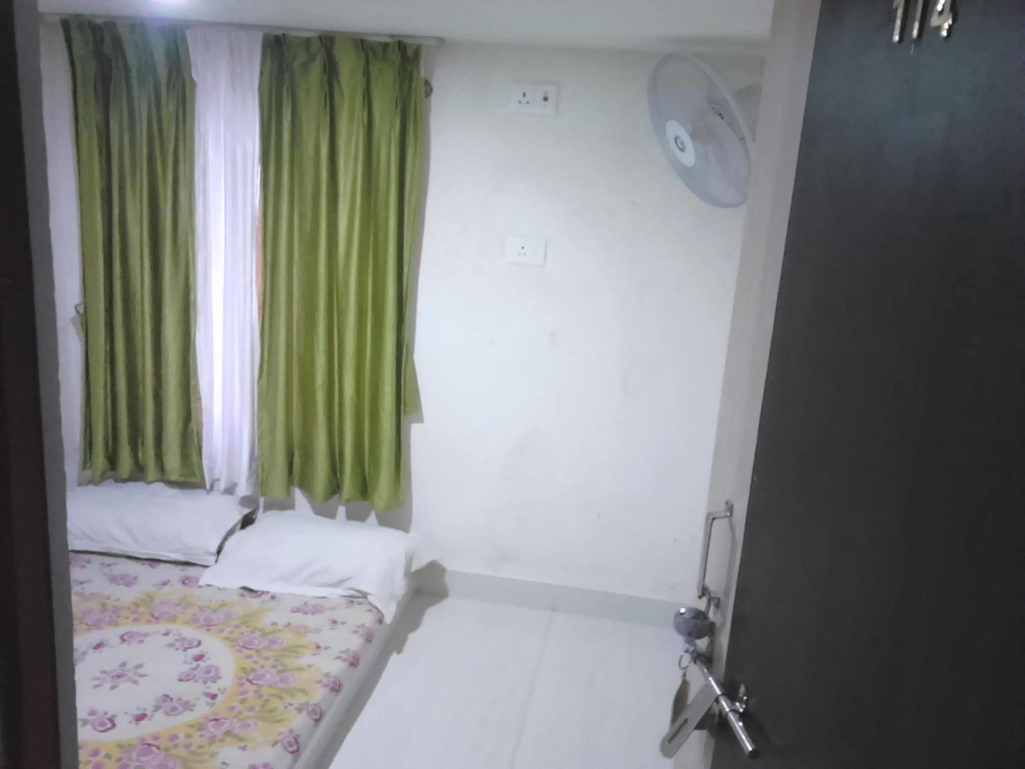 Leela Guest House Varanasi Exteriör bild