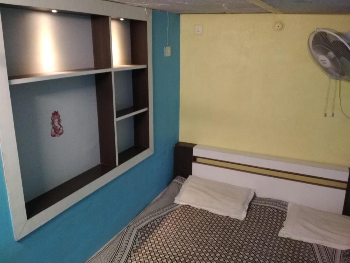 Leela Guest House Varanasi Exteriör bild
